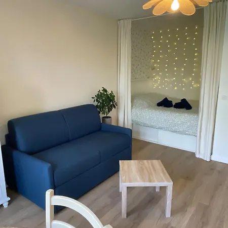 Cozy Between Paris & トルシー