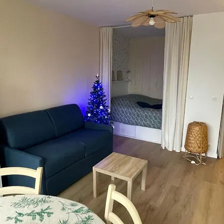 Cozy Between Paris & *